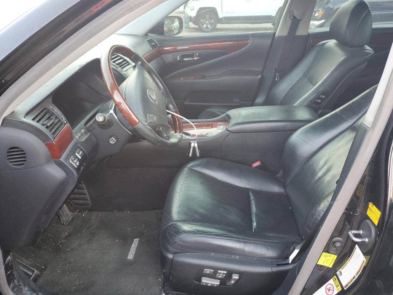 2012 Lexus LS - Image 7