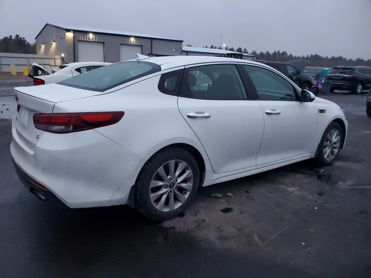2018 Kia Optima - Image 3