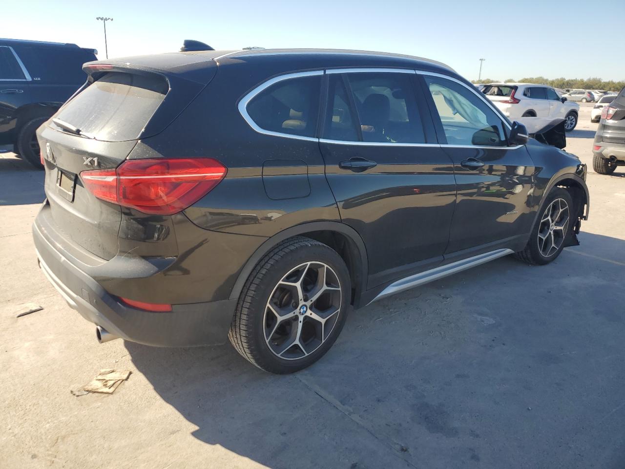 VIN WBXHT3C31G5E50387 2016 BMW X1 no.3