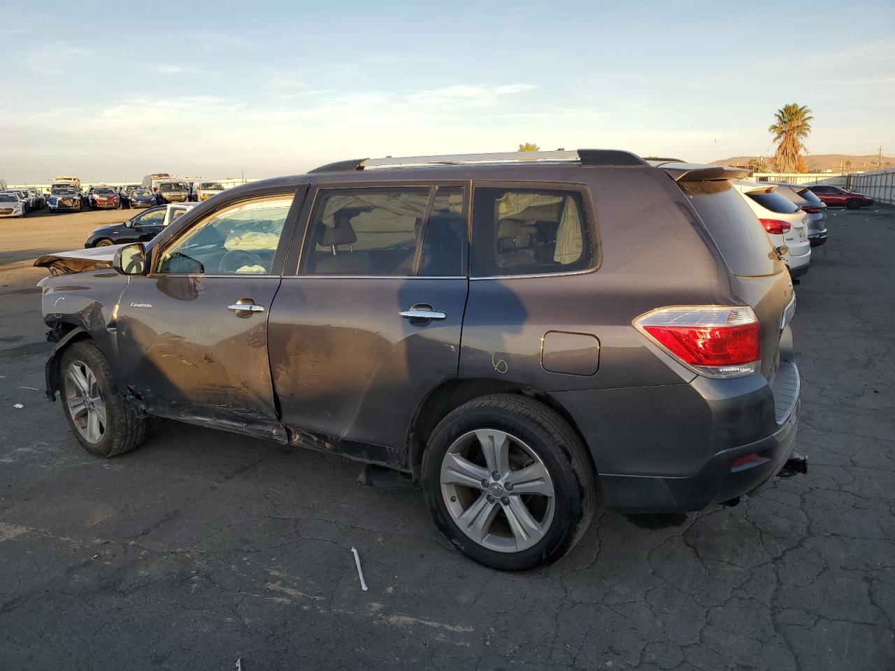 VIN 5TDDK3EH4DS275370 2013 TOYOTA HIGHLANDER no.2