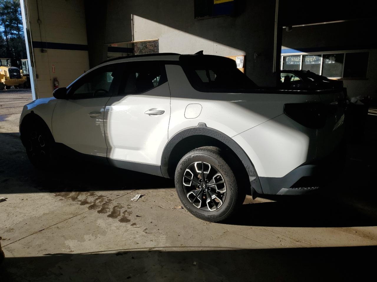 2022 Hyundai Santa Cruz - Image 2
