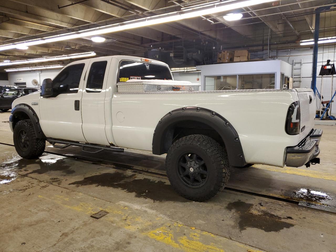 2005 Ford F250 - Image 2