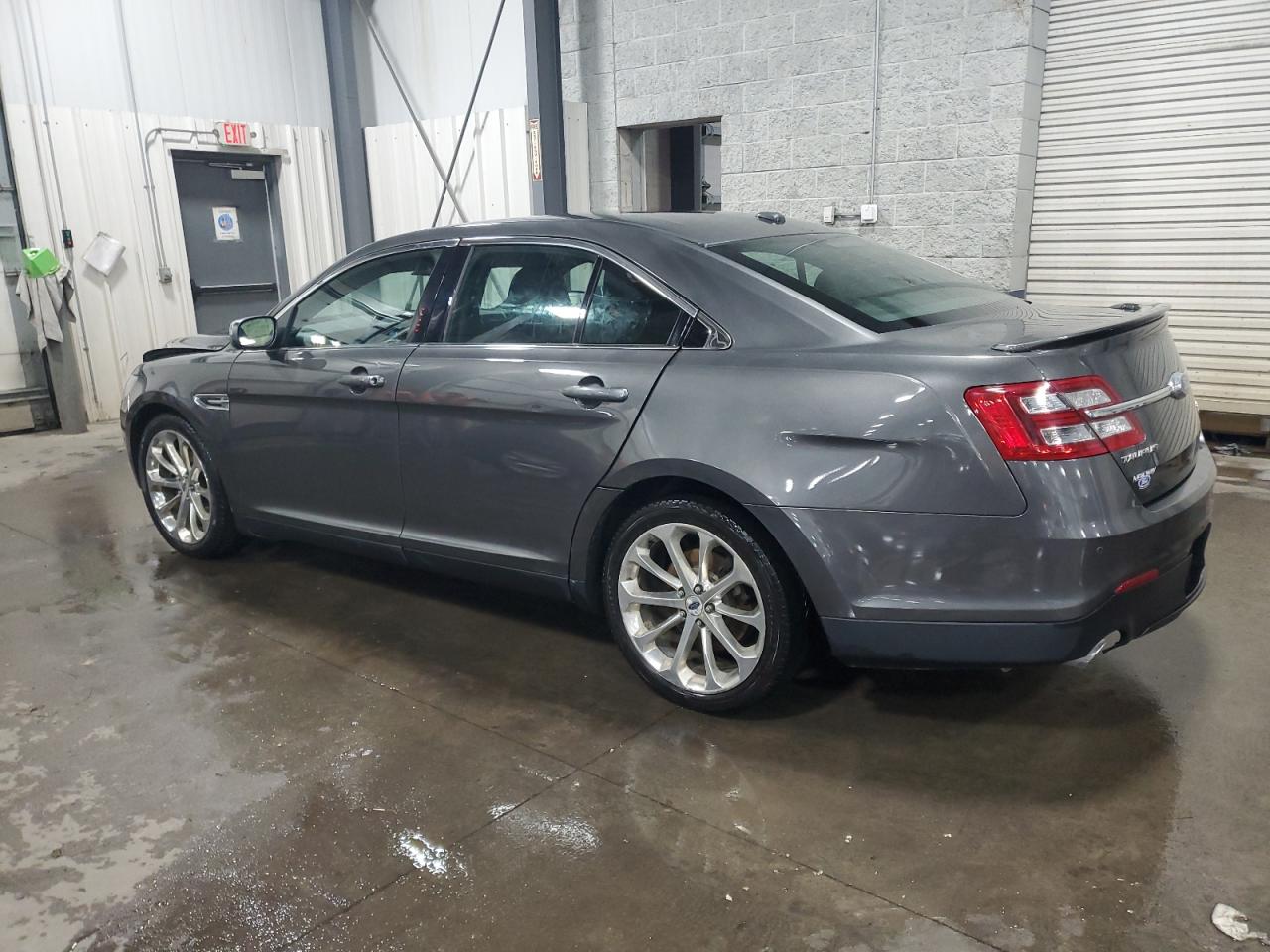 2015 Ford Taurus - Image 2