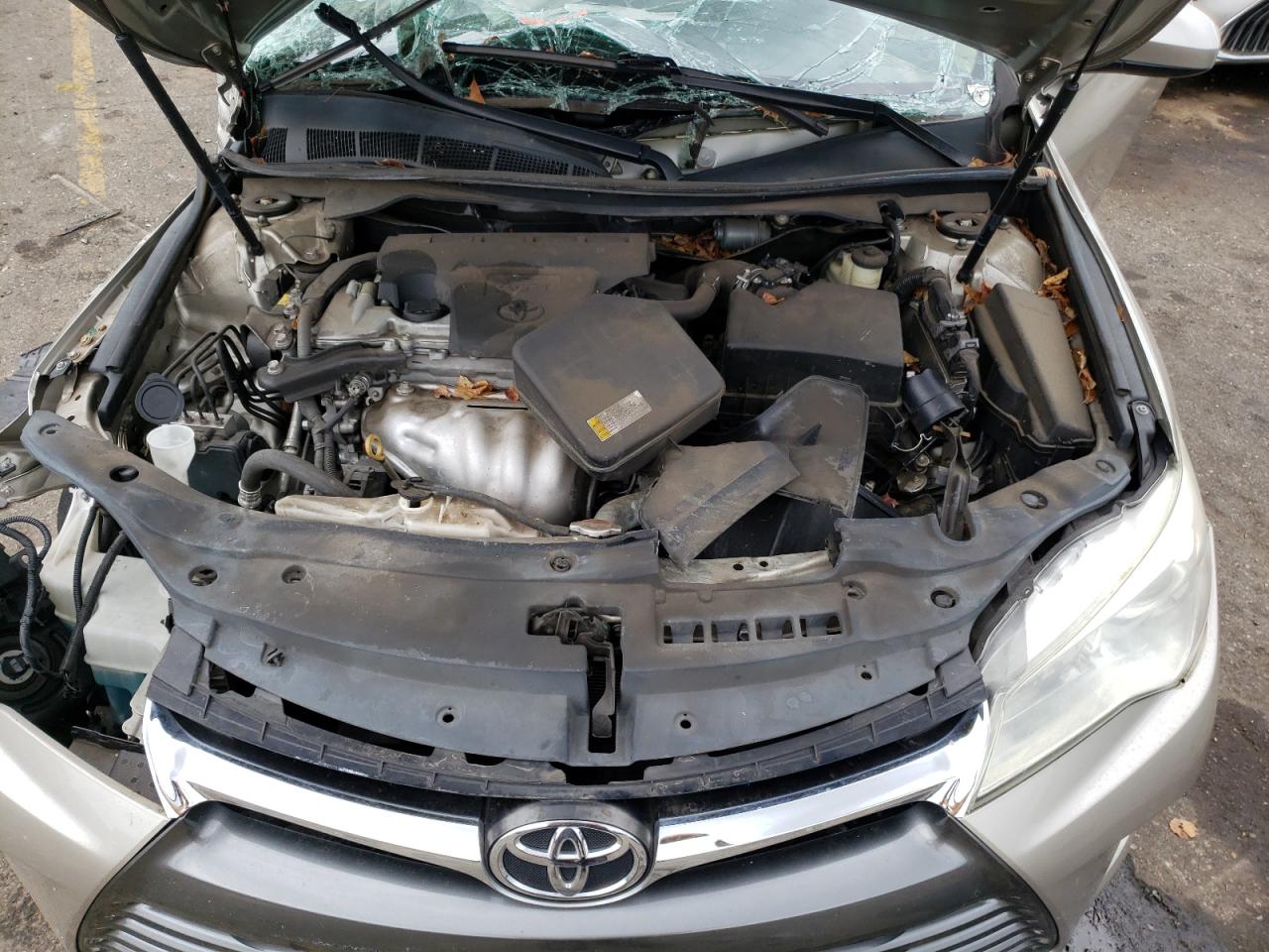 2016 Toyota Camry - Image 11