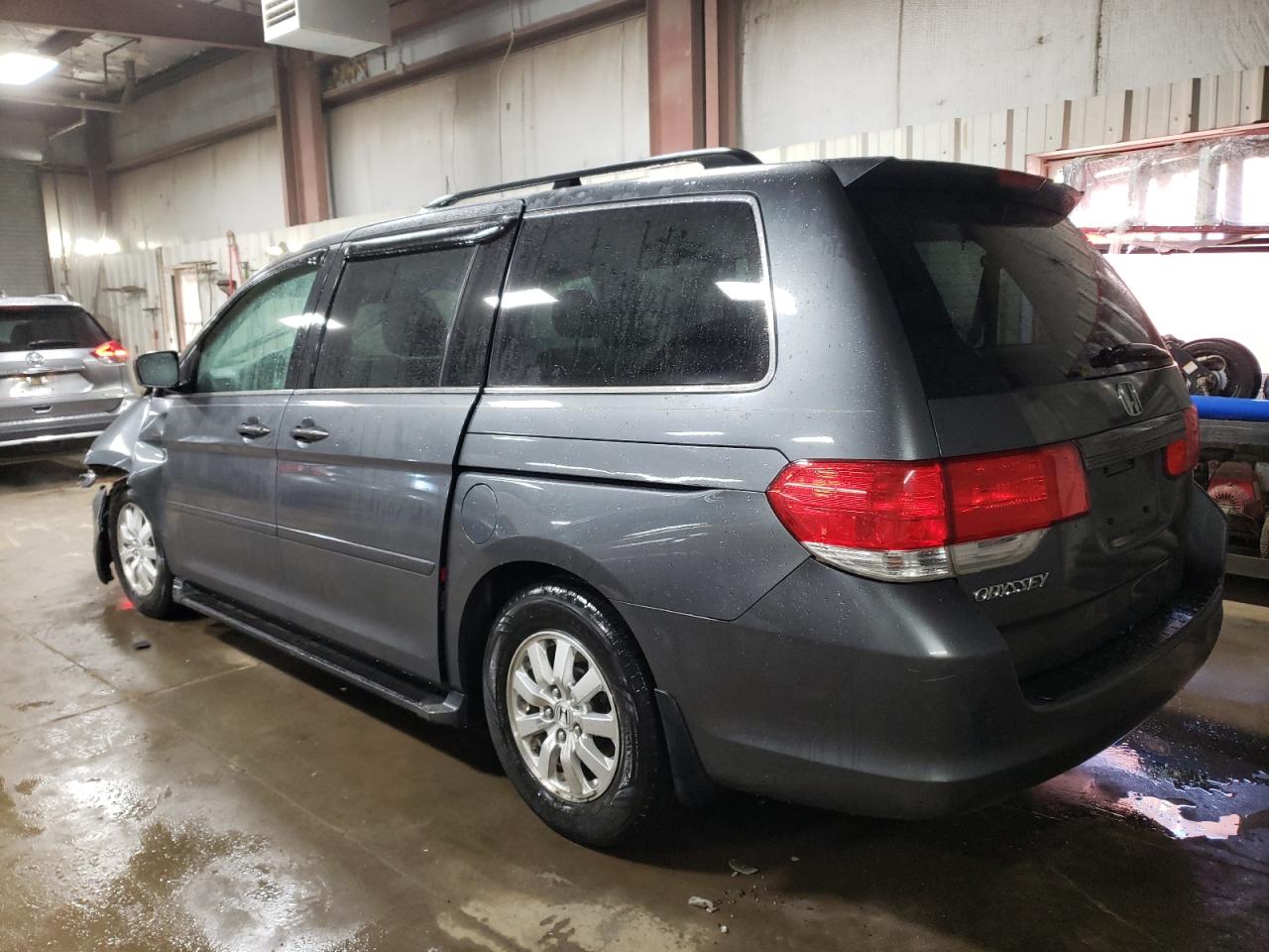2010 Honda Odyssey - Image 2