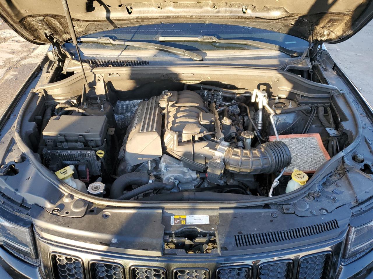 2015 Jeep Grand Cherokee - Image 12