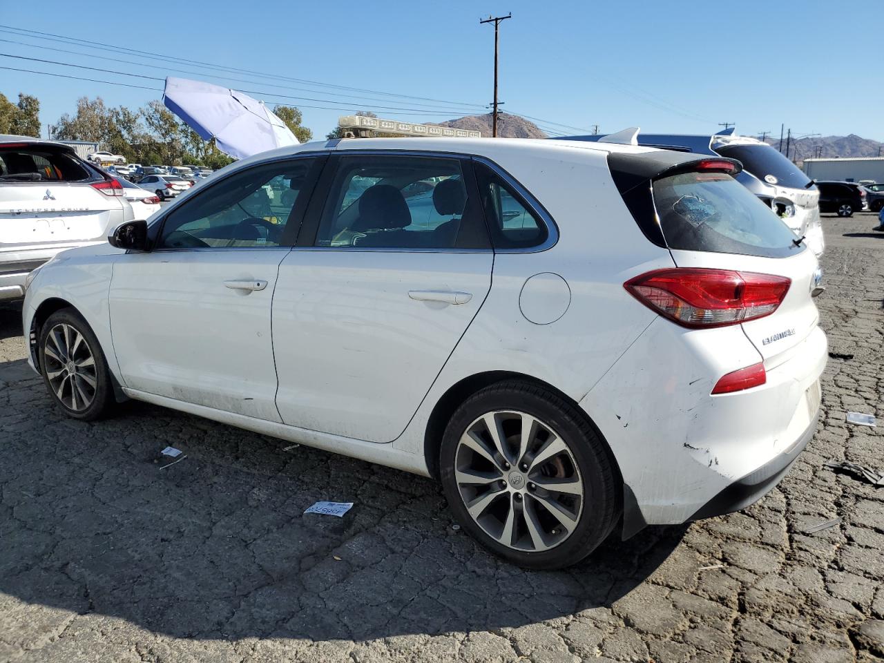 2020 Hyundai Elantra - Image 2