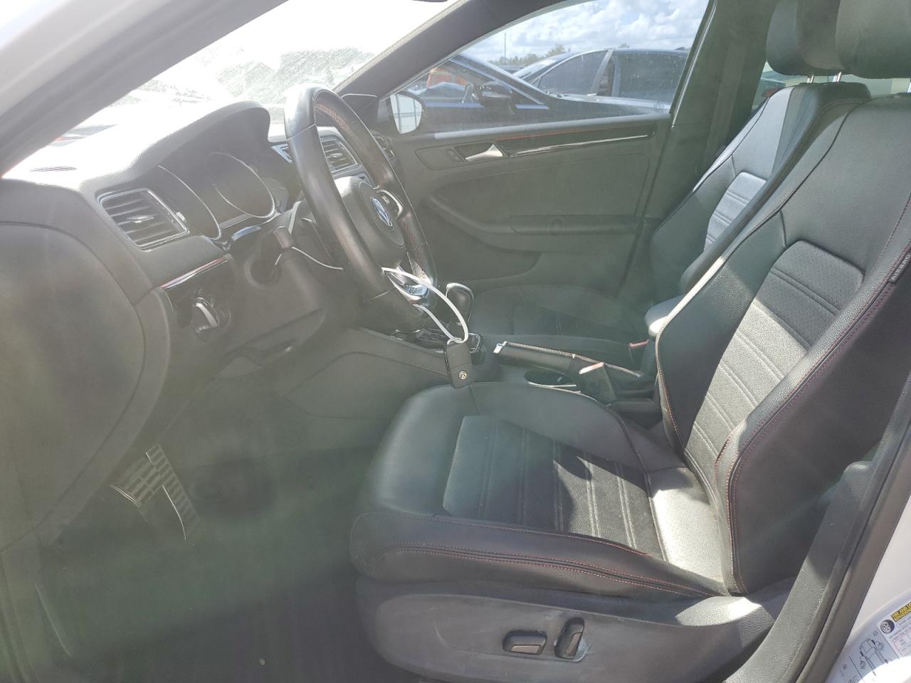 2017 Volkswagen Jetta - Image 7