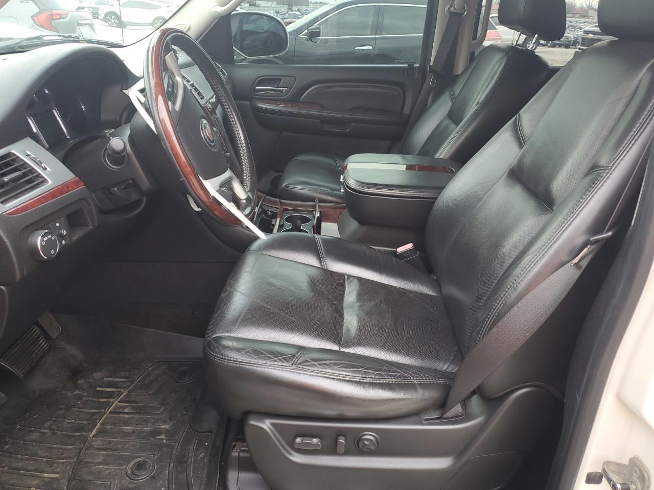 2007 Cadillac Escalade - Image 7