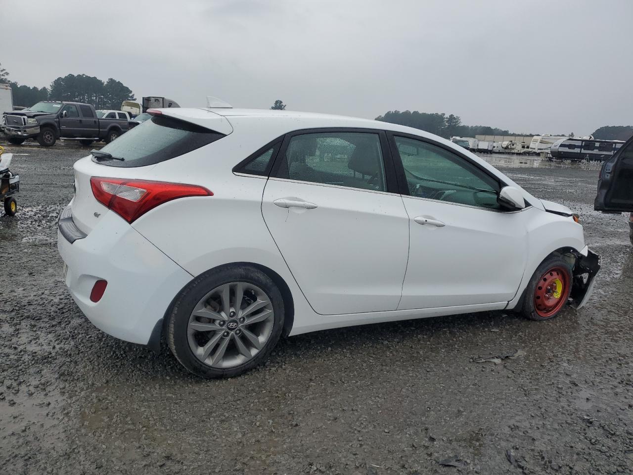 2016 Hyundai Elantra - Image 3