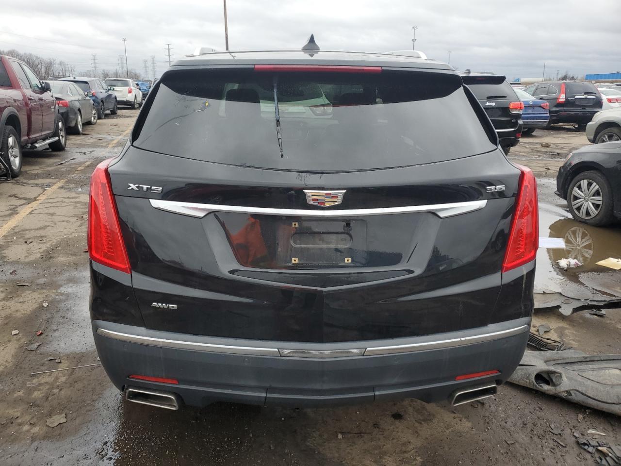 2017 Cadillac XT5 - Image 6