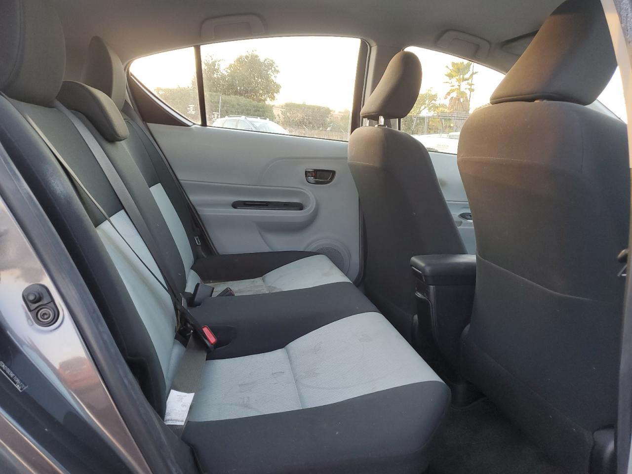 2014 Toyota Prius - Image 10