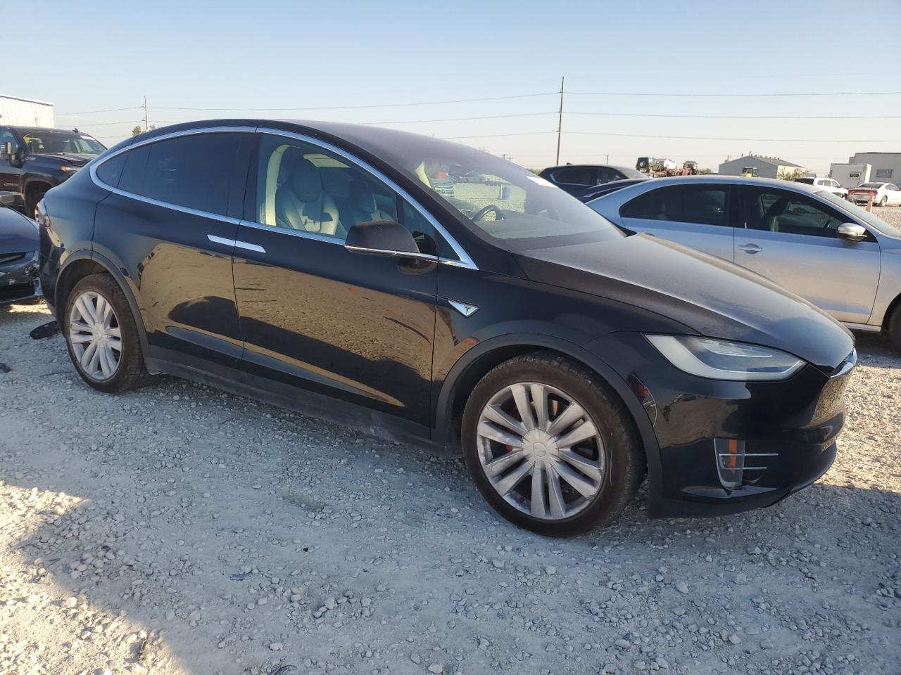 VIN 5YJXCBE42GF007895 2016 TESLA MODEL X no.4