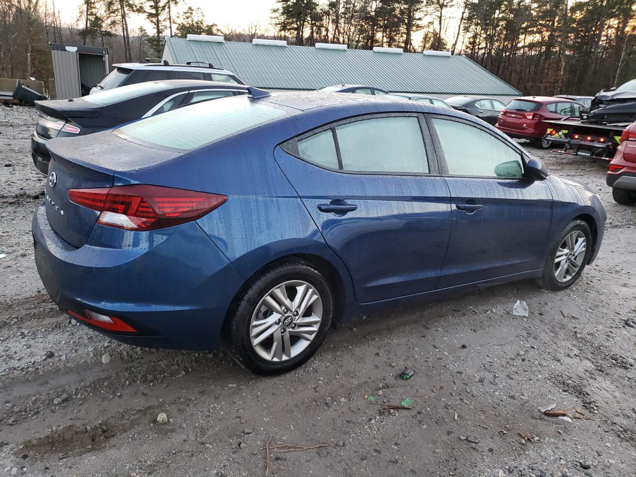 2019 Hyundai Elantra - Image 3