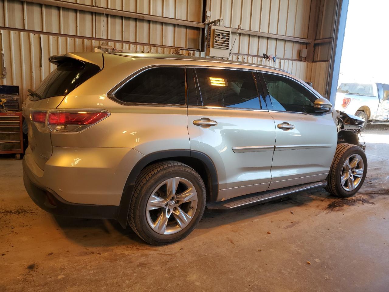 2014 Toyota Highlander - Image 3