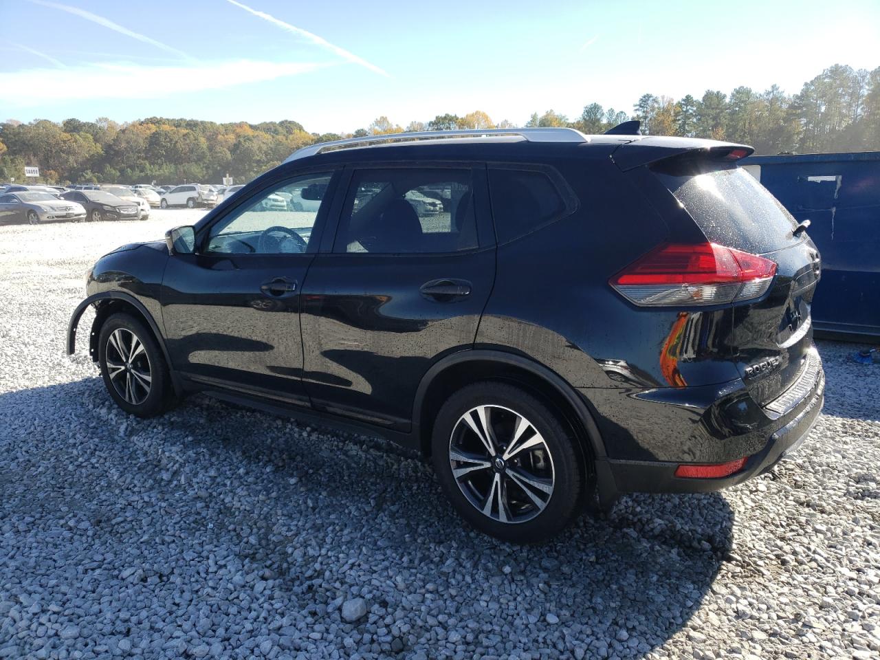 2017 Nissan Rogue - Image 2