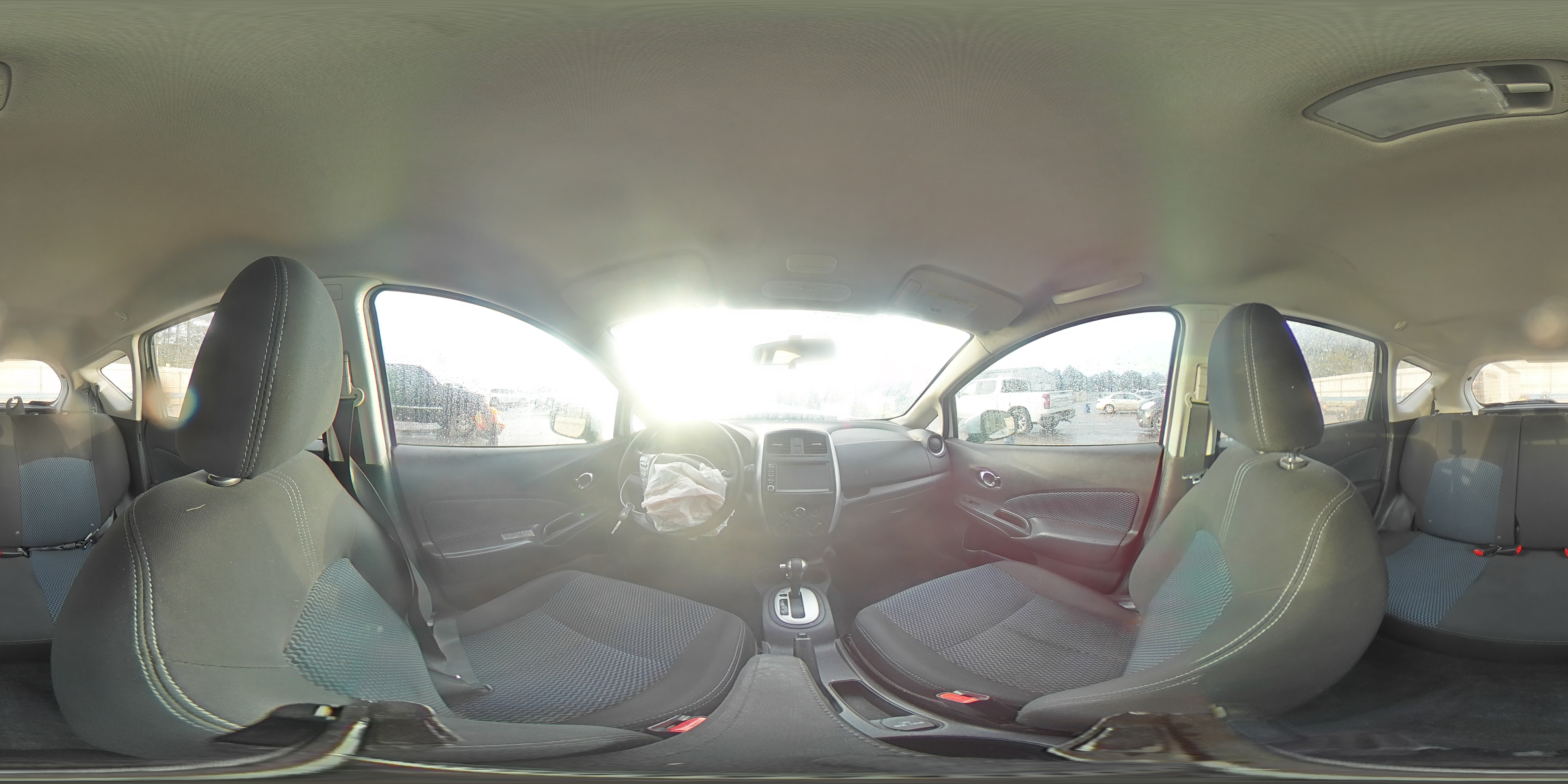 2019 Nissan Versa - Image 15