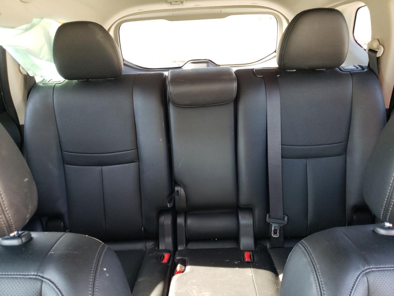 2017 Nissan Rogue - Image 10