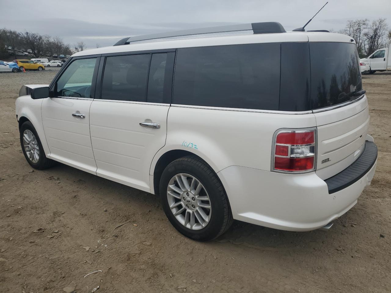 VIN 2FMHK6C86JBA14417 2018 FORD FLEX no.2