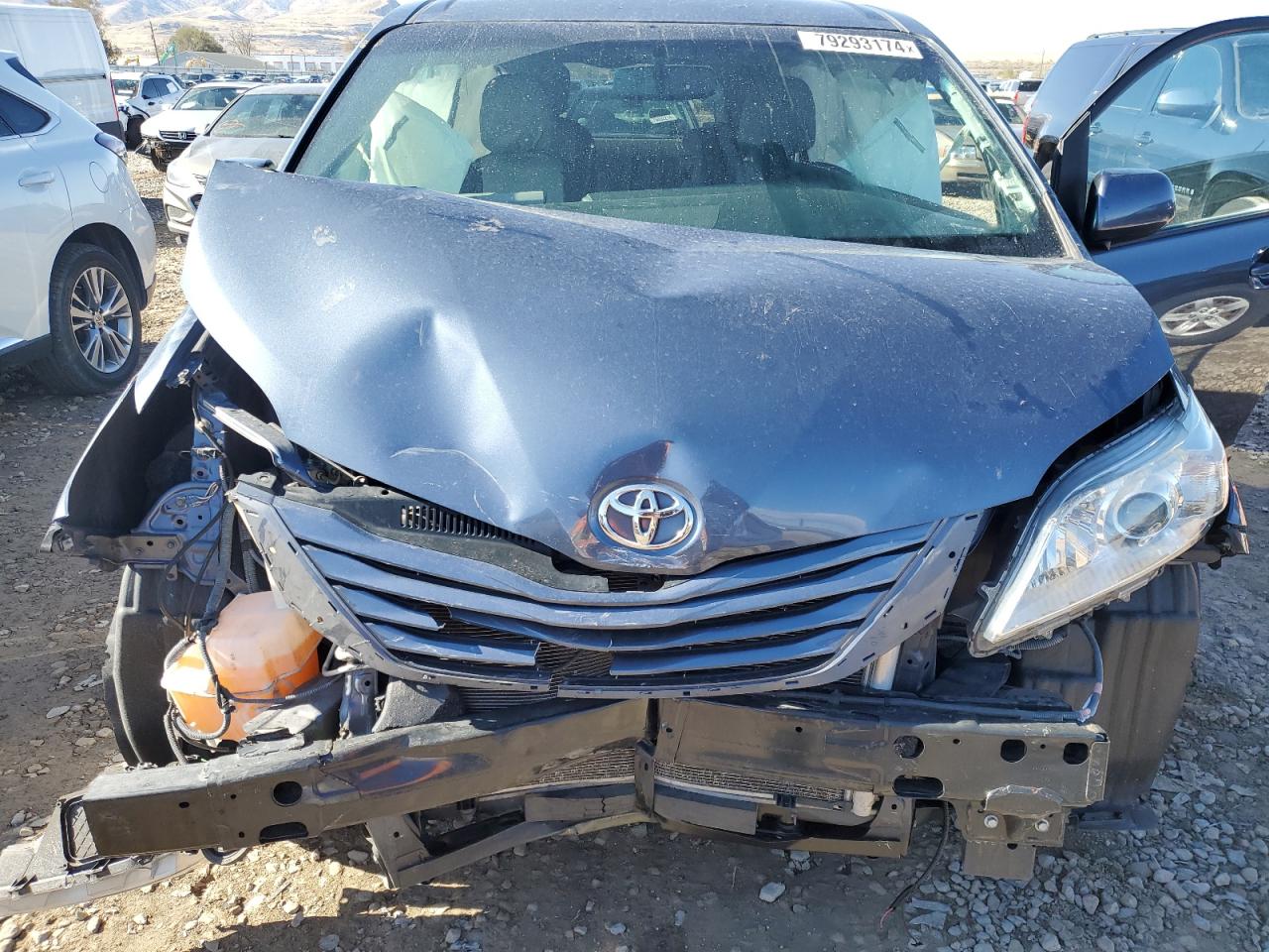 2015 Toyota Sienna - Image 12