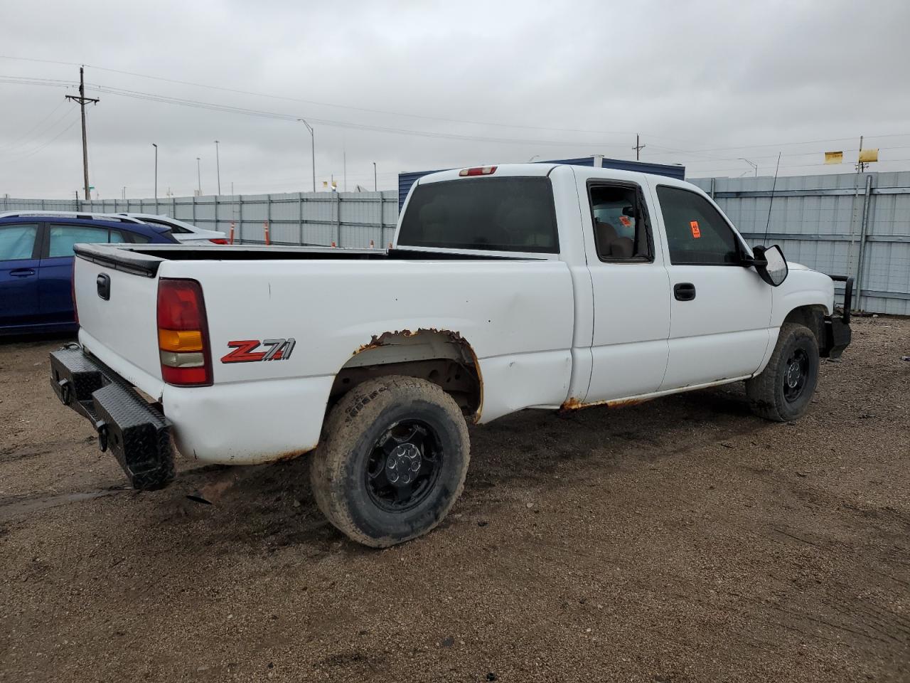 2000 Chevrolet Silverado - Image 3