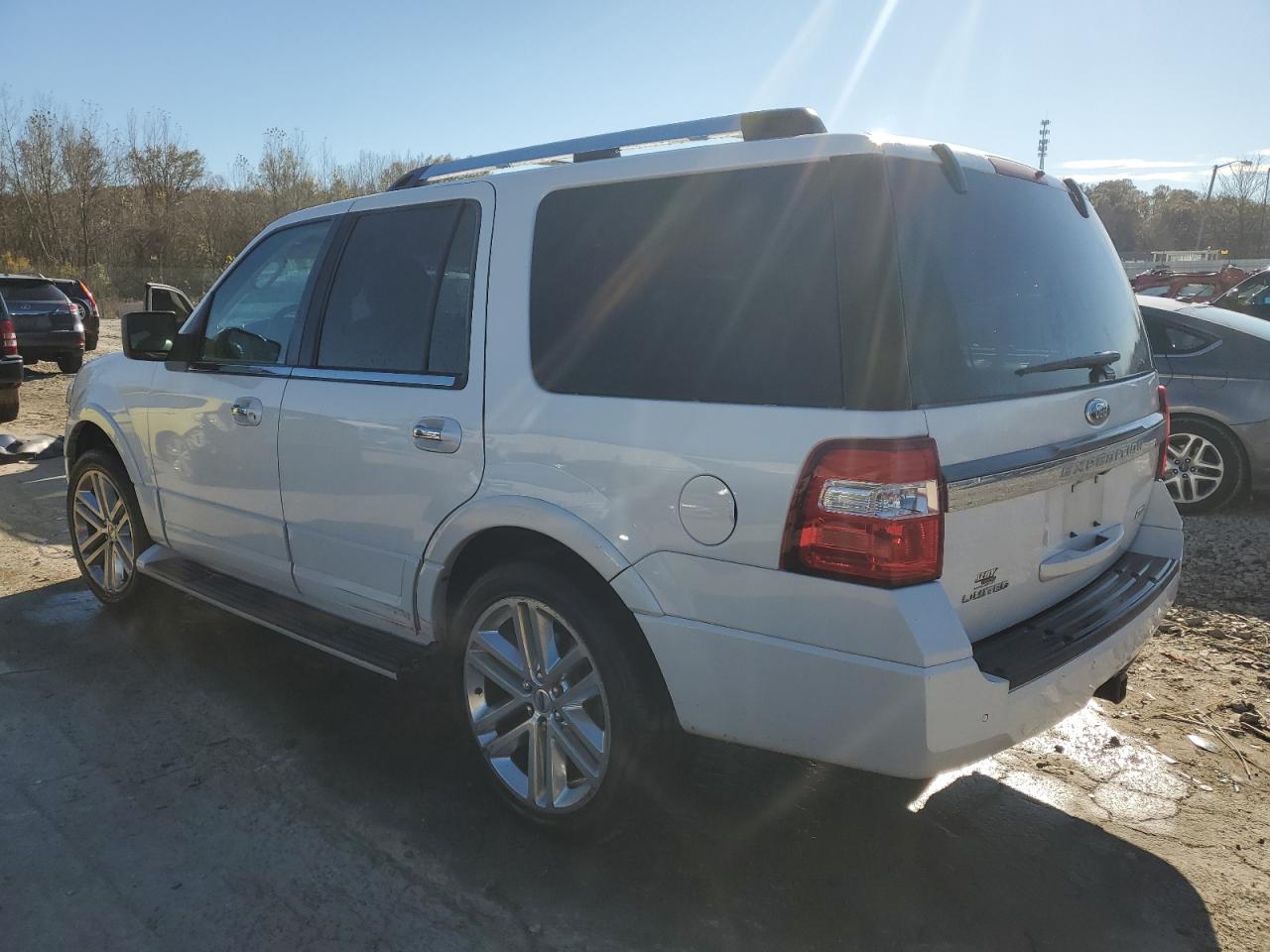 2015 Ford Expedition - Image 2