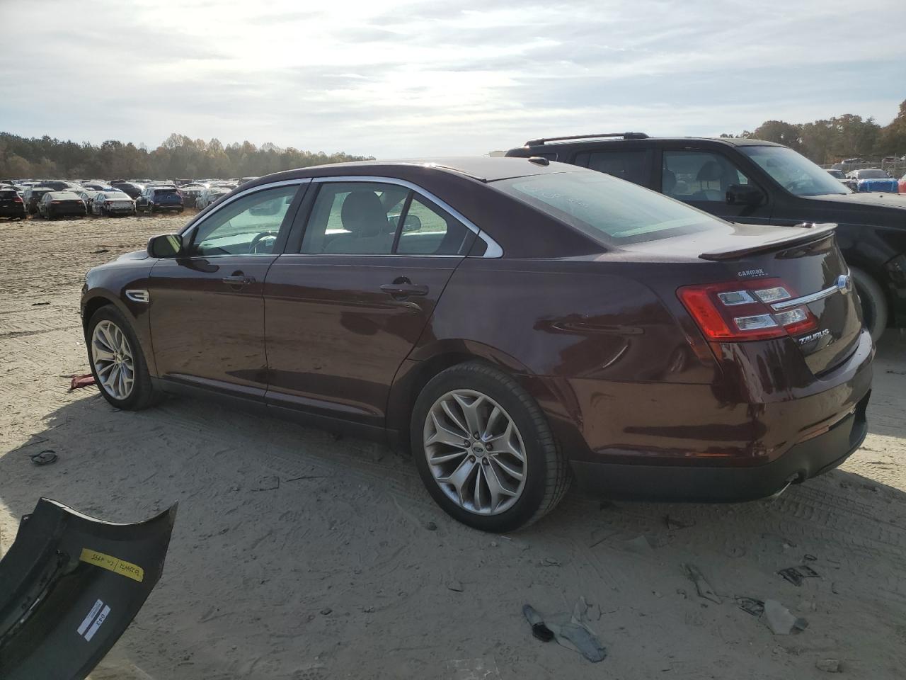 2018 Ford Taurus - Image 2