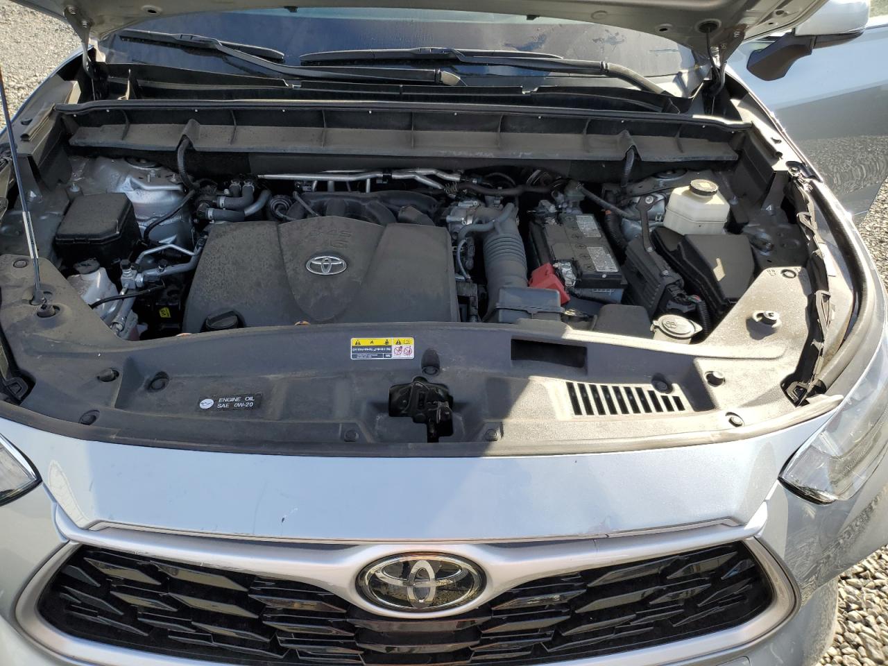 2021 Toyota Highlander - Image 13