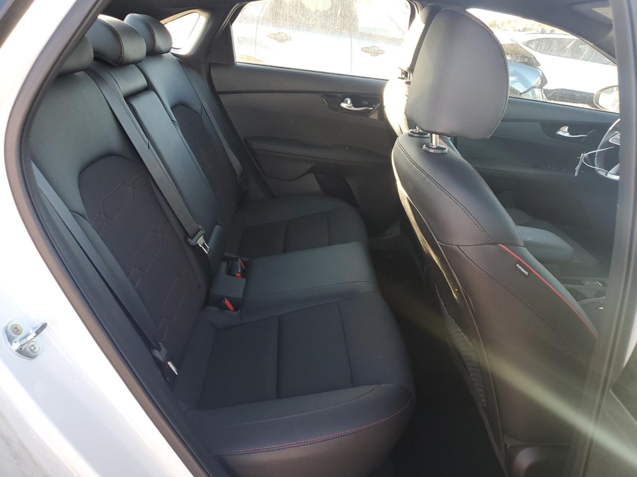 2023 Kia Forte - Image 10