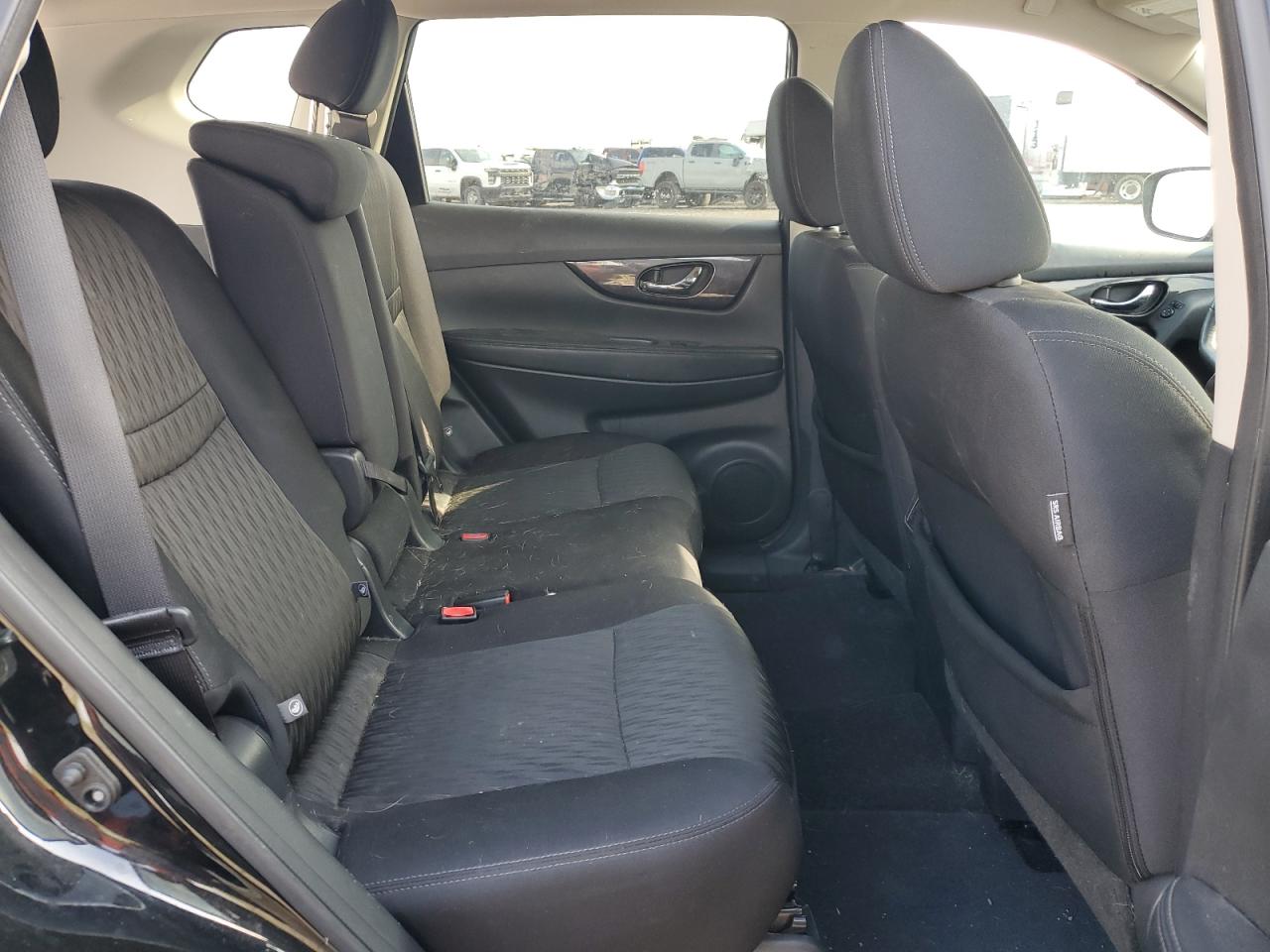 2017 Nissan Rogue - Image 11