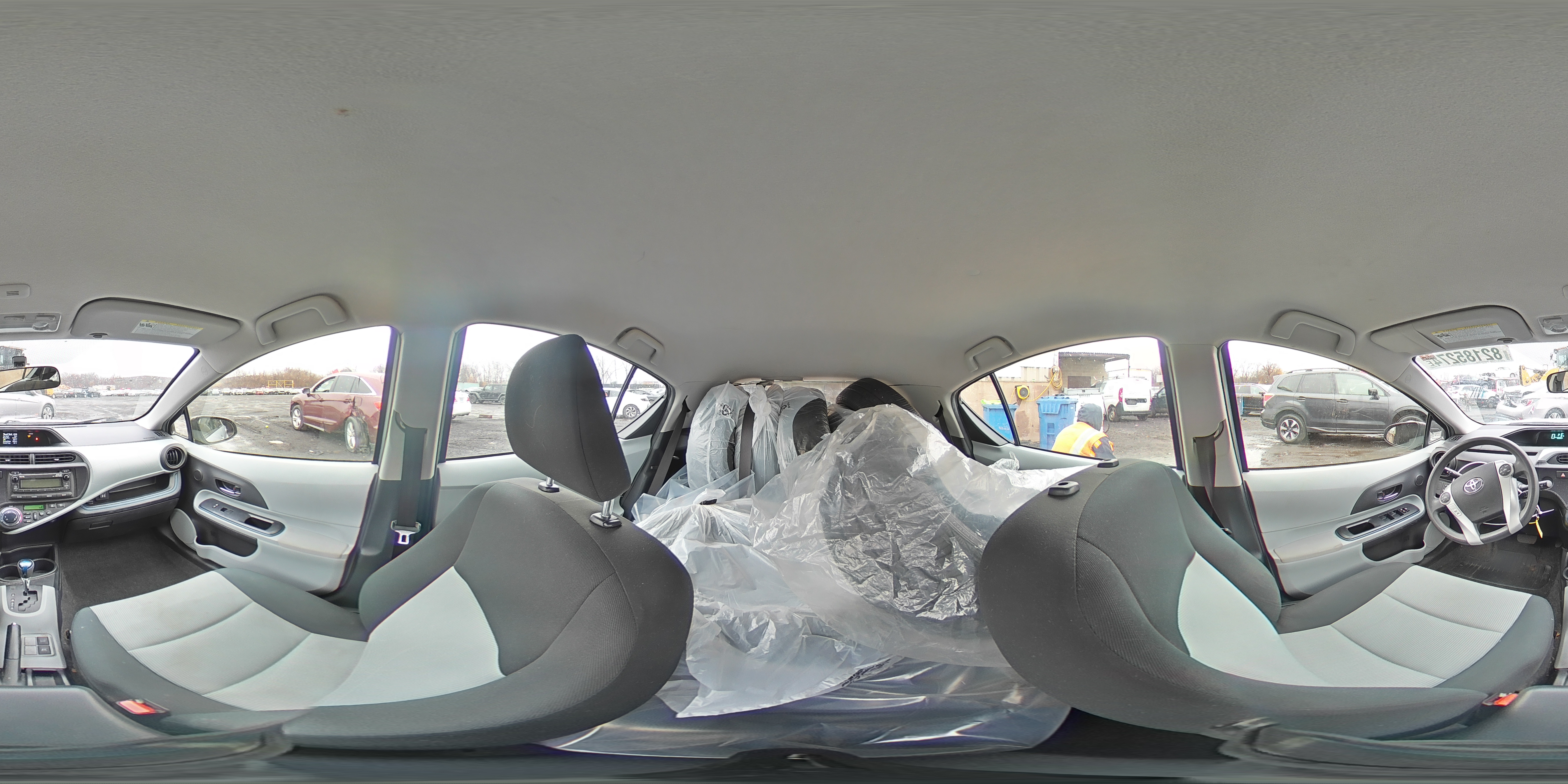 2012 Toyota Prius - Image 15