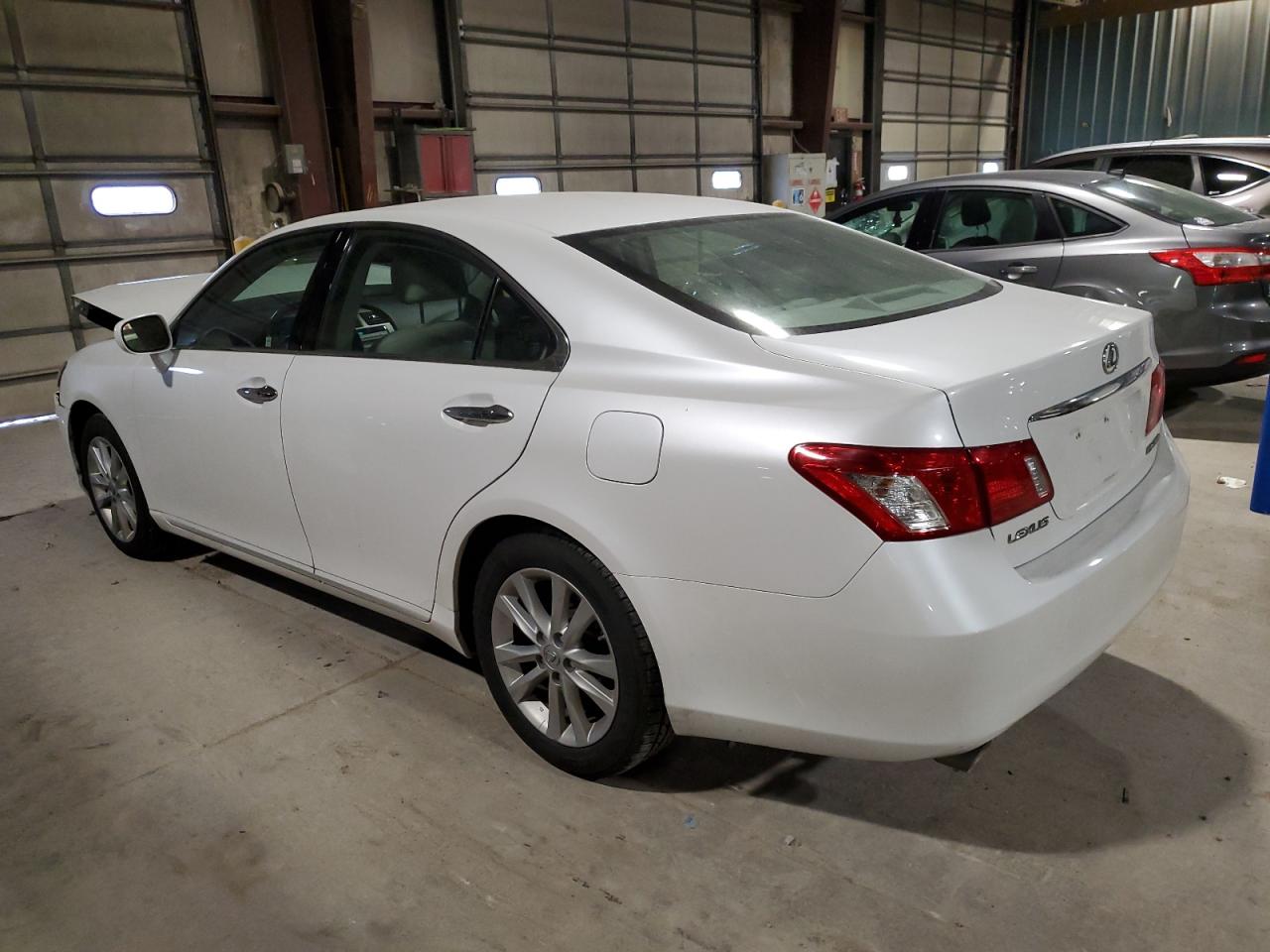 2009 Lexus ES - Image 2