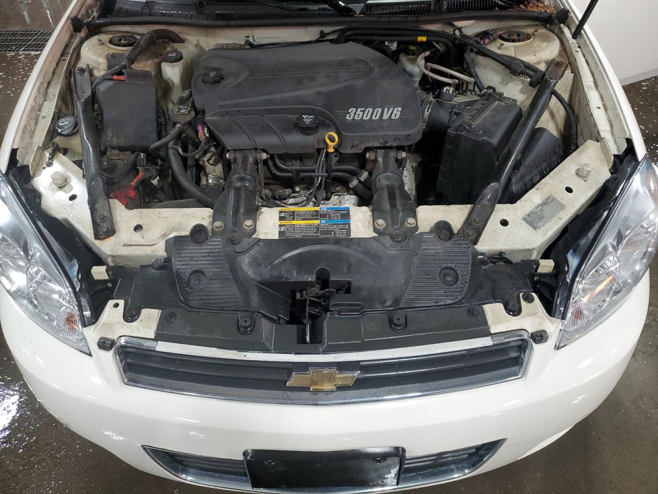 2009 Chevrolet Impala - Image 11