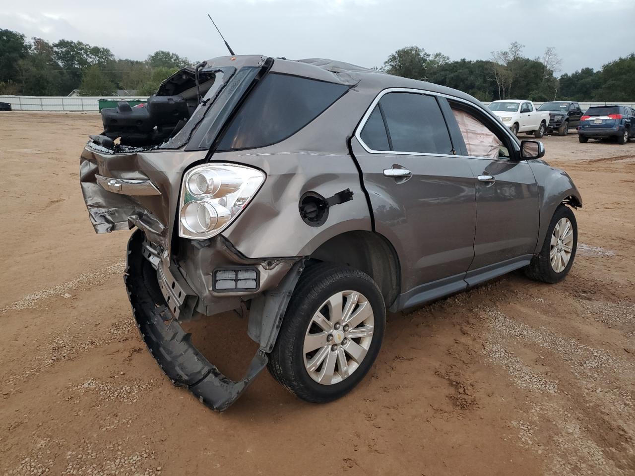 2010 Chevrolet Equinox - Image 3