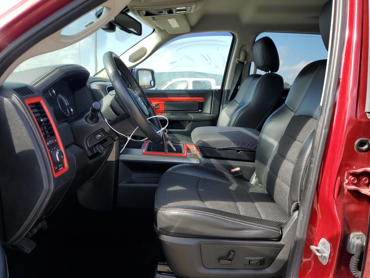 2014 RAM 1500 - Image 7