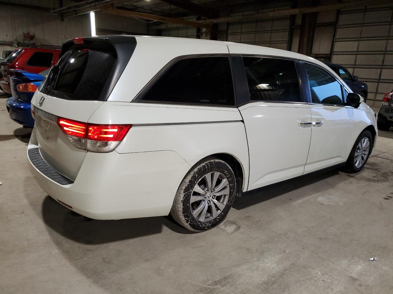 2016 Honda Odyssey - Image 3