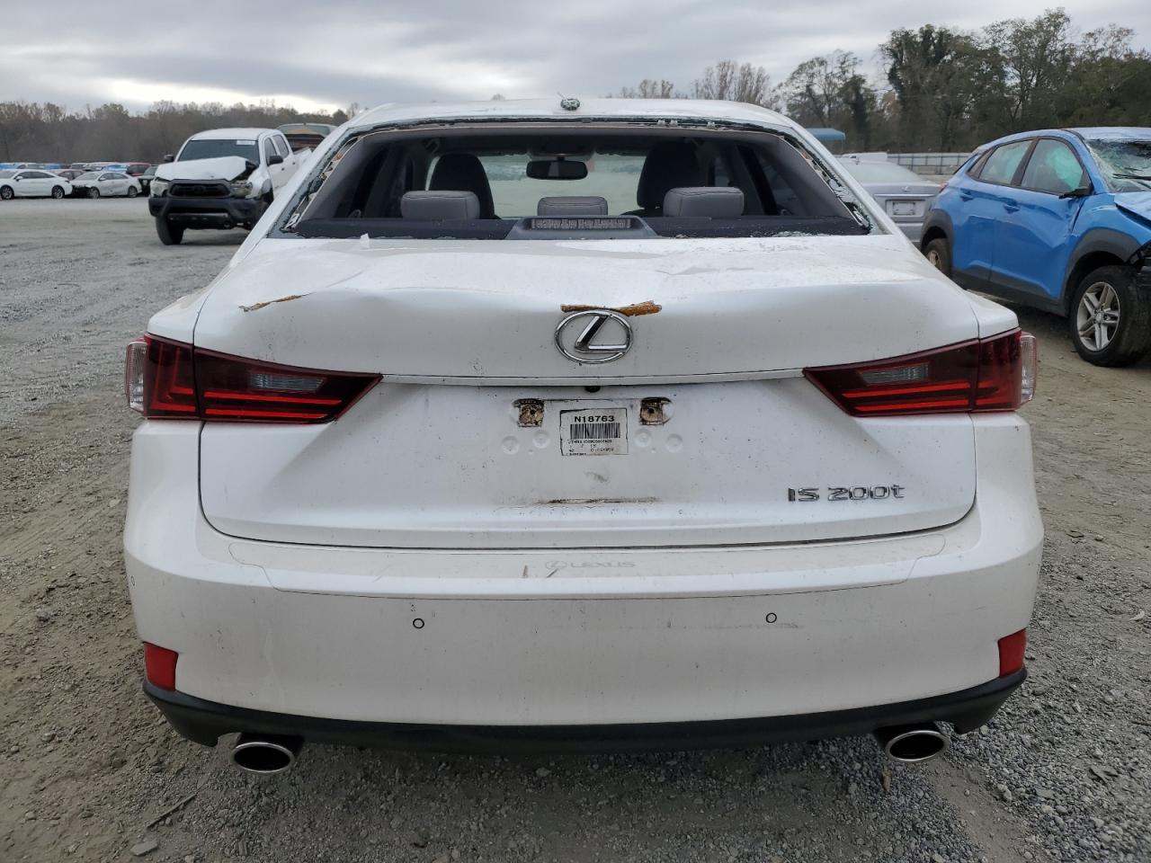 2016 Lexus IS - Image 6