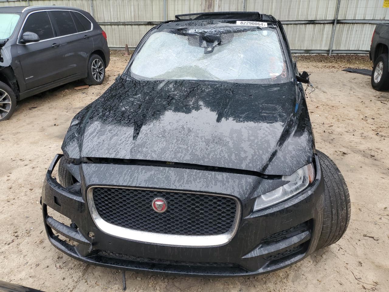 VIN SADCK2GX4LA637627 2020 JAGUAR F-PACE no.5