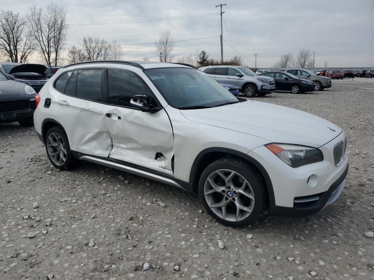 VIN WBAVM1C52DVW45973 2013 BMW X1 no.4