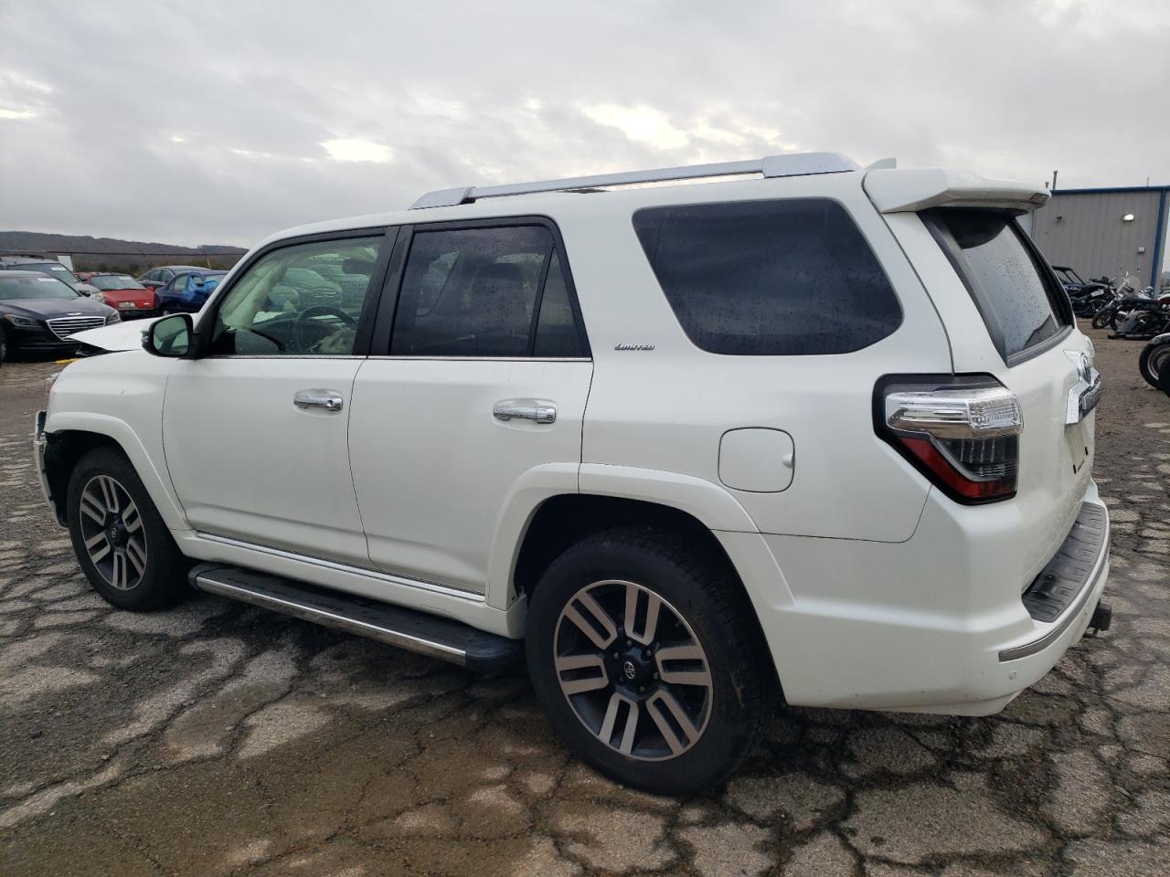 VIN JTEBU5JR2J5534205 2018 TOYOTA 4RUNNER no.2