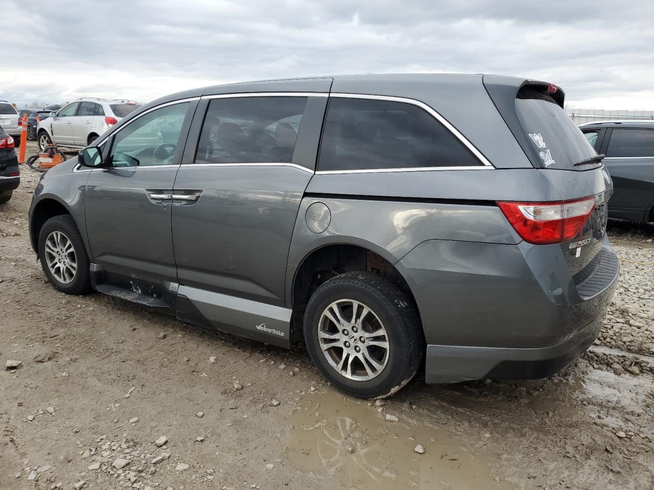 2011 Honda Odyssey - Image 2
