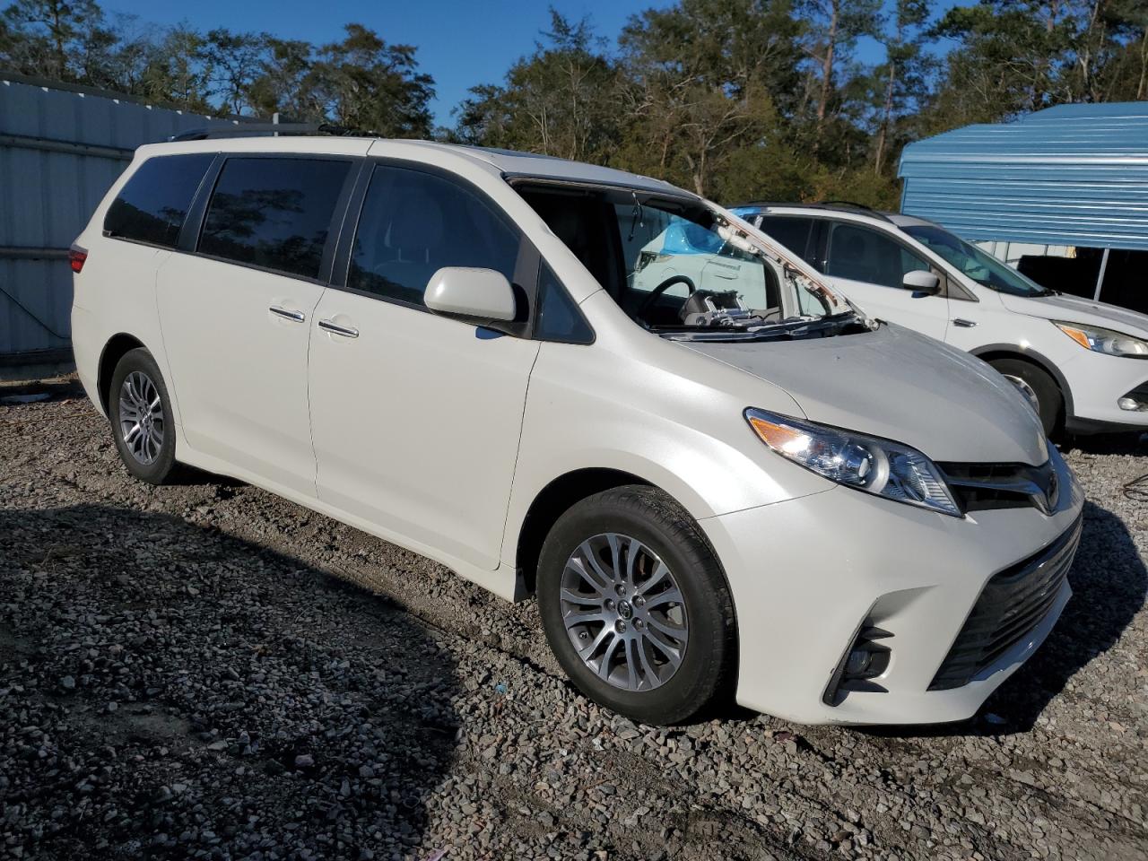 2018 Toyota Sienna - Image 4