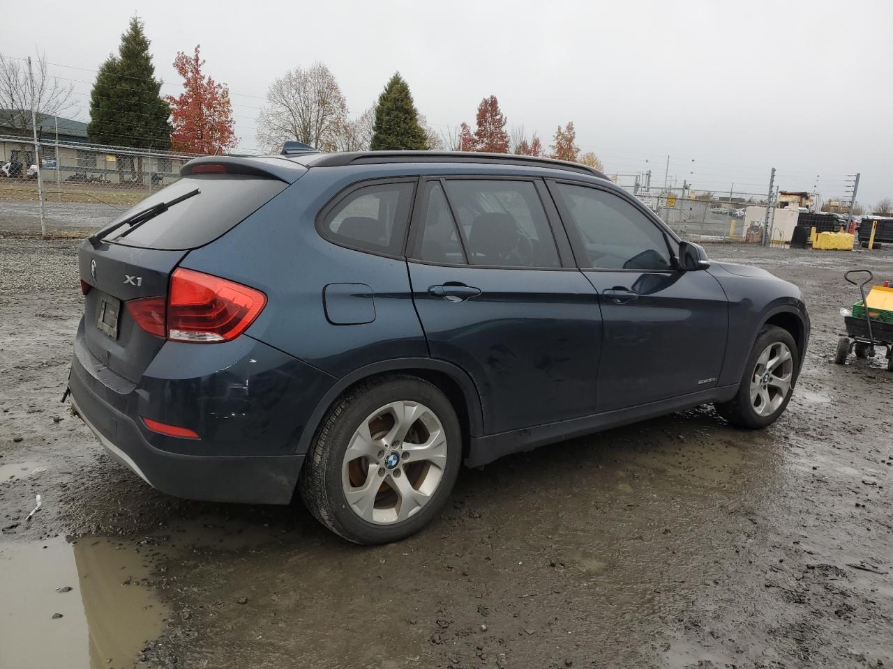 VIN WBAVM1C51FV316054 2015 BMW X1 no.3