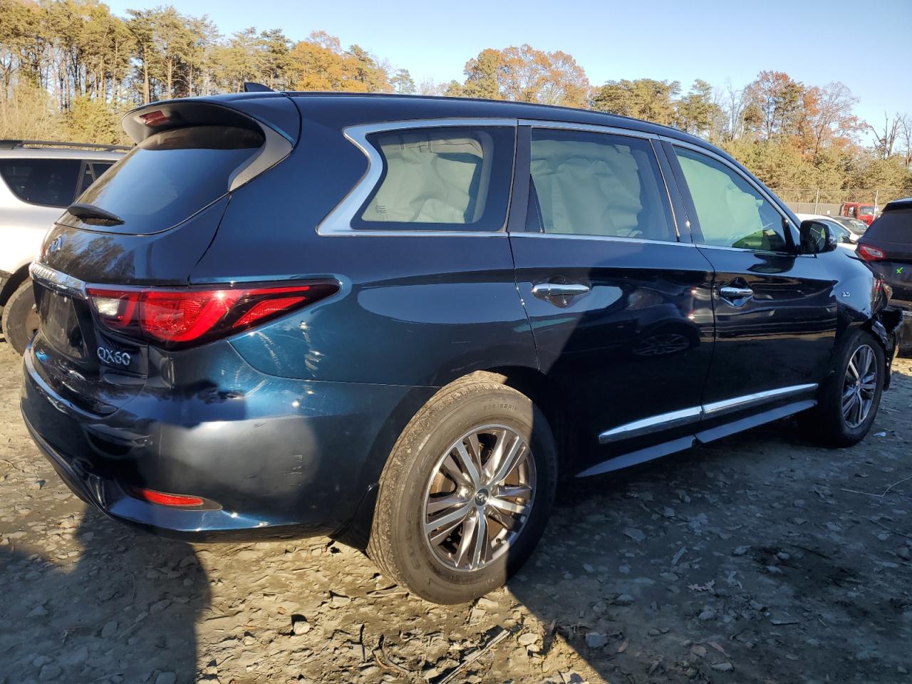 2020 Infiniti QX60 - Image 3