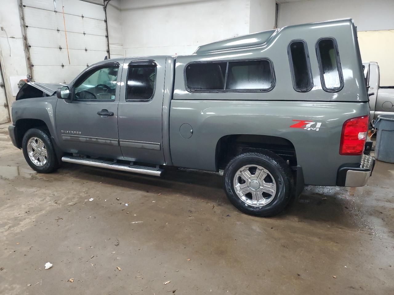 2011 Chevrolet Silverado - Image 2