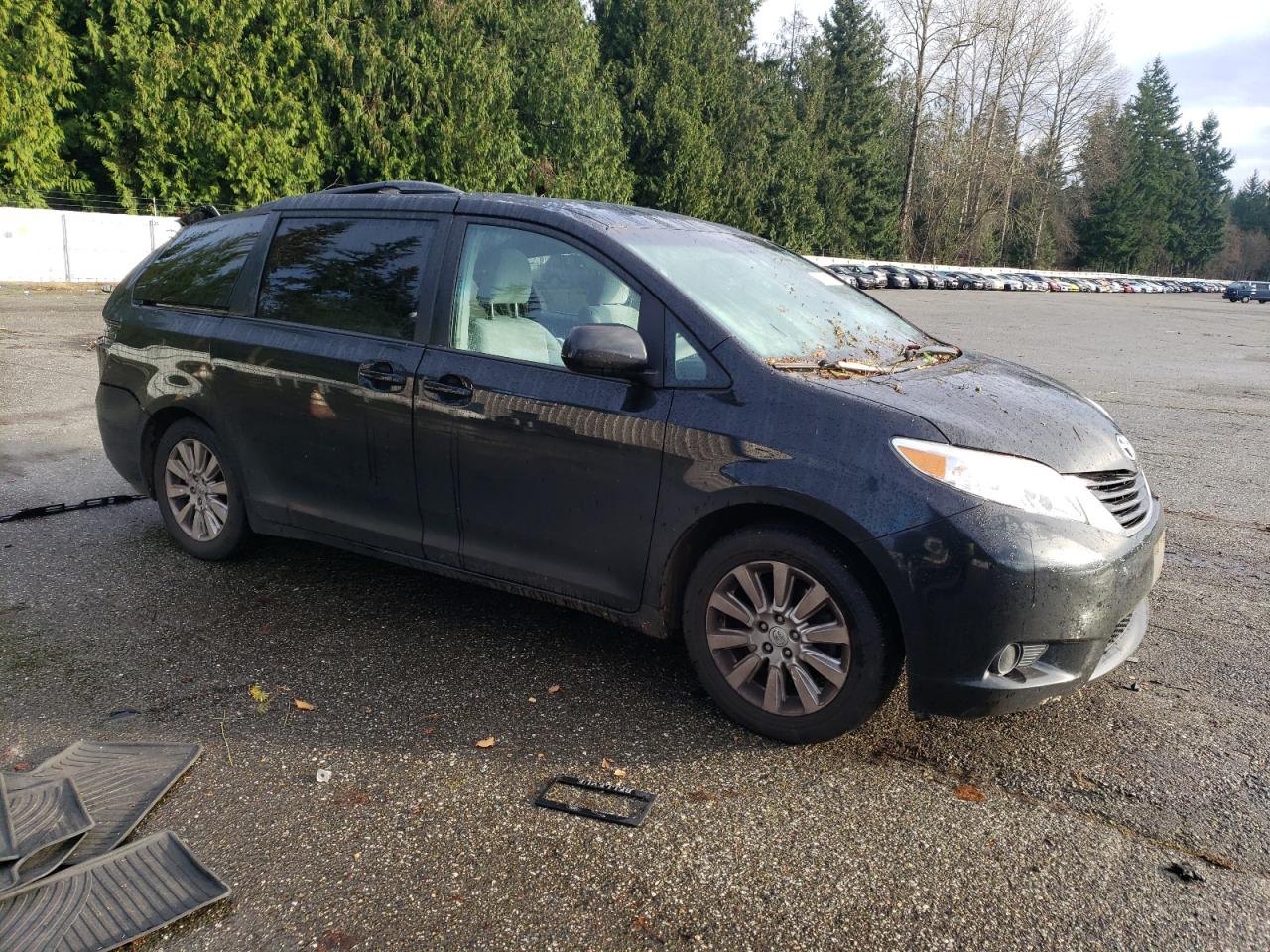 2015 Toyota Sienna - Image 4
