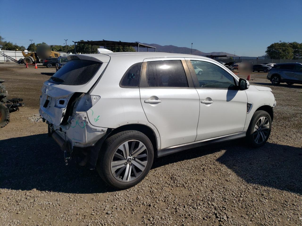 2021 Mitsubishi Outlander - Image 3