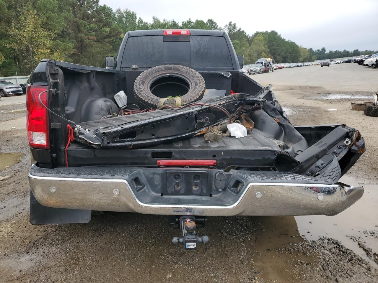 2017 RAM 3500 - Image 6