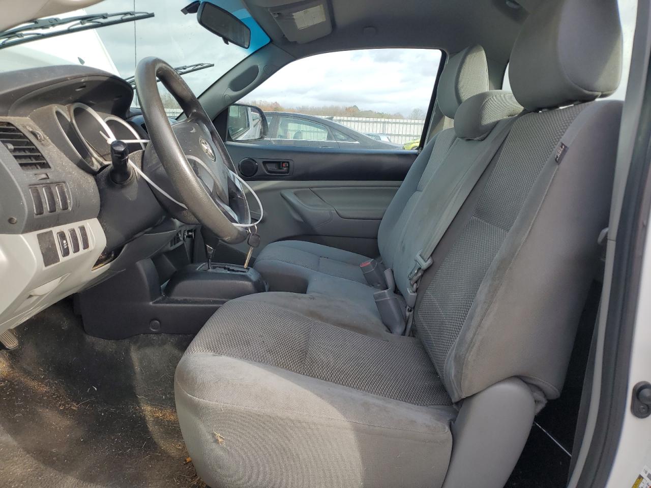 2014 Toyota Tacoma - Image 7