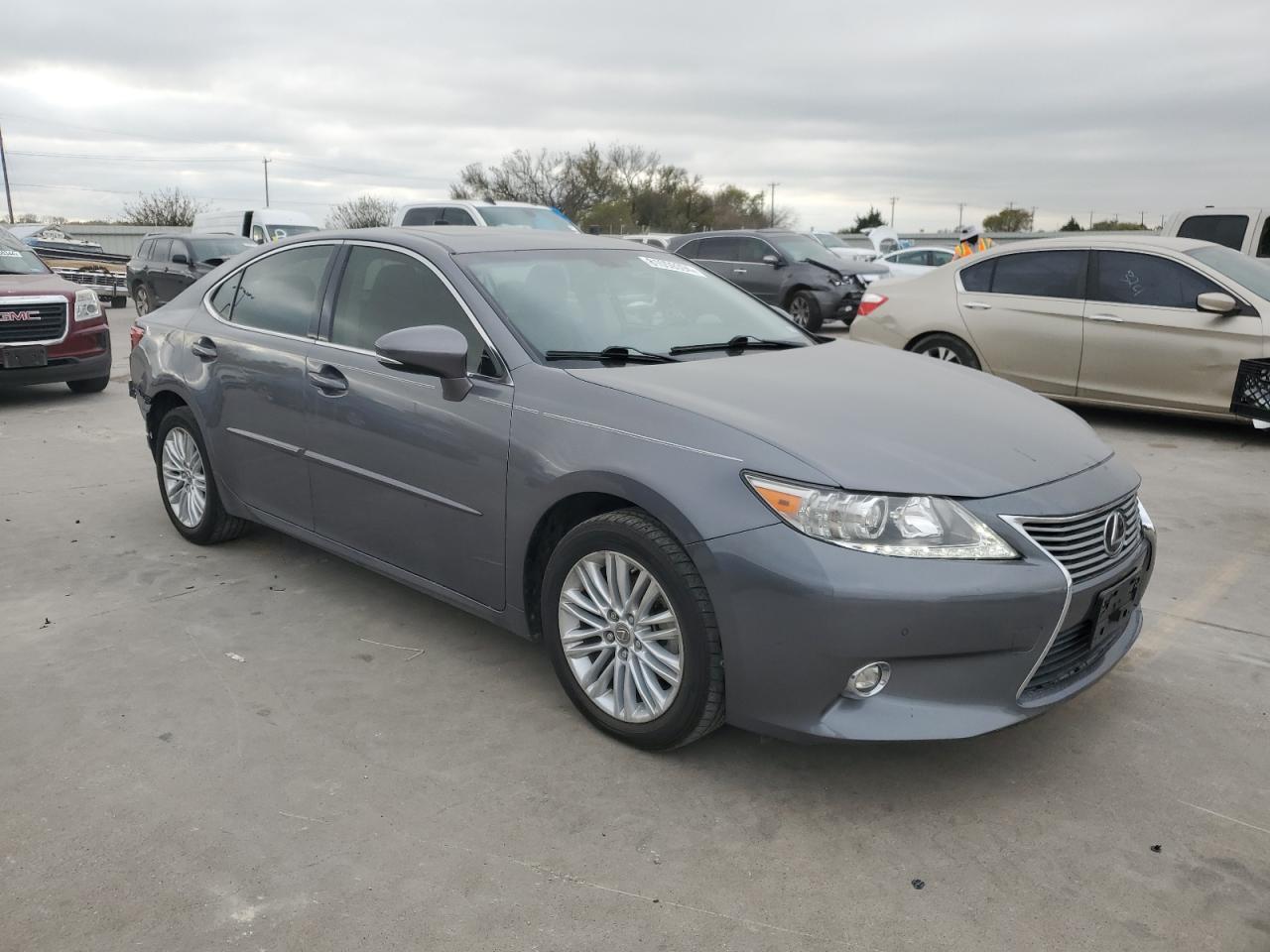 2015 Lexus ES - Image 4